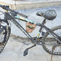 بايسكل حجم ٢٦ مثل ما موضح بالصور  جان متروك عندي بالمخزن فوك نظافة زين...