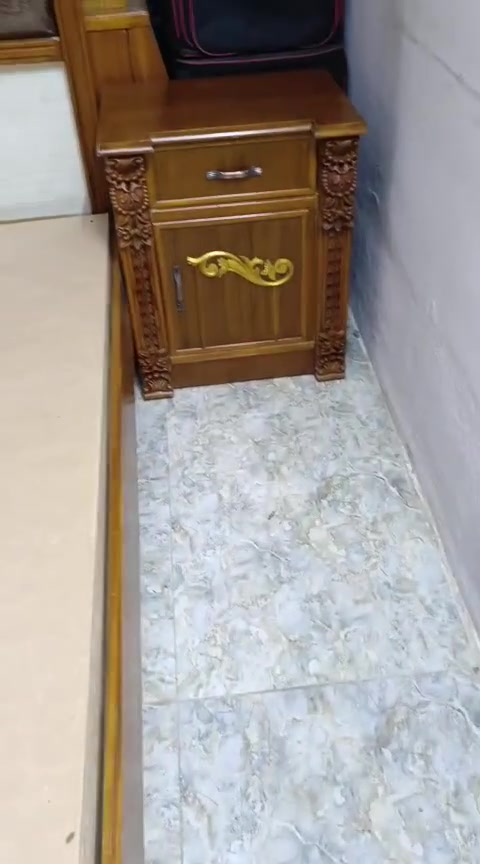 غرفه طابقين داخل خارج صاج تسكام السعر مليون و400بيها مجال العنوان بابل طريق السريع قرب محطة انوار بابل الشوملي مكلف بالنشر اتصل ***********
