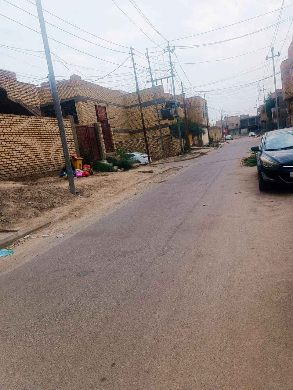 بيت للبيع 200م طابو حي اور الثانيه شارع السبيس المربع الأول عرض الشارع 15م طابقين كونكريت طابوق مسلح خمسة غرف باقي التفاصيل خاص
 *********** ناصرية, ذي قار
