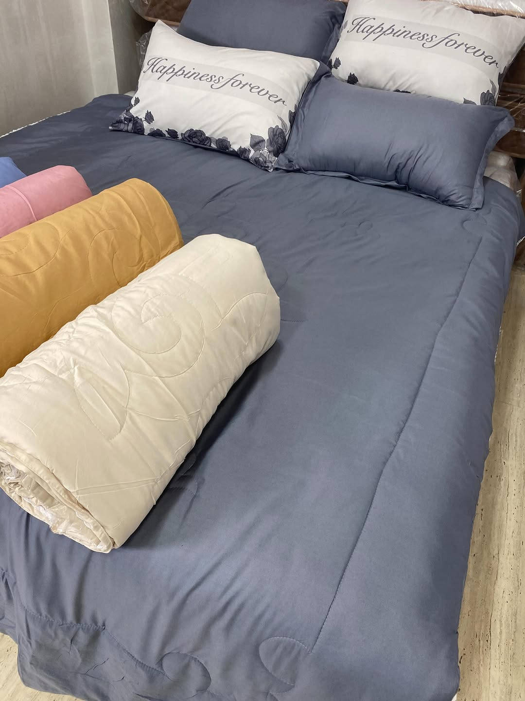 (بدون شرشف)
غطوه قطني نفرين مع 4 وجه مخده
السعر 15,000🔥
قياس 200*230


**إذا كنت صاحب هذا الإعلان وتريد حذفه لأي سبب، رجاءا أرسل رسالة إلى الدعم الفني**