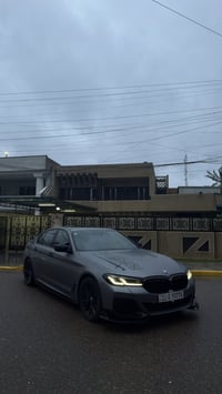 للبيع BMW 530i عروش individual 2023  مواصفات السيارة : محرك 2.0 , 4 سل...