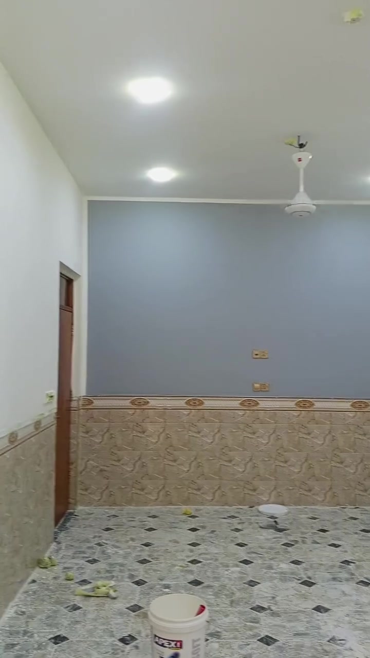 السلام عليكم مستعدين لكافه الاصباغ والديكورات والاسطوح اليوبوكسي يوجد لدينا كادر كامل من ان شاء الله ينال اعجابكم   اخوكم الصبار عقيل ابو شيماء رقم الهاتف***********

