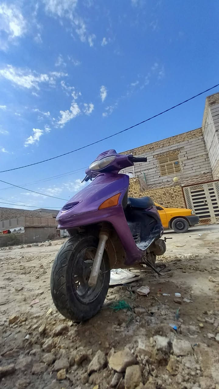 دراجه فراشه للبيع مفتوحه تشغيل هندر
السعر ١٨٠ وبيها مجال 
ديوانيه (الچلبيه 
***********
