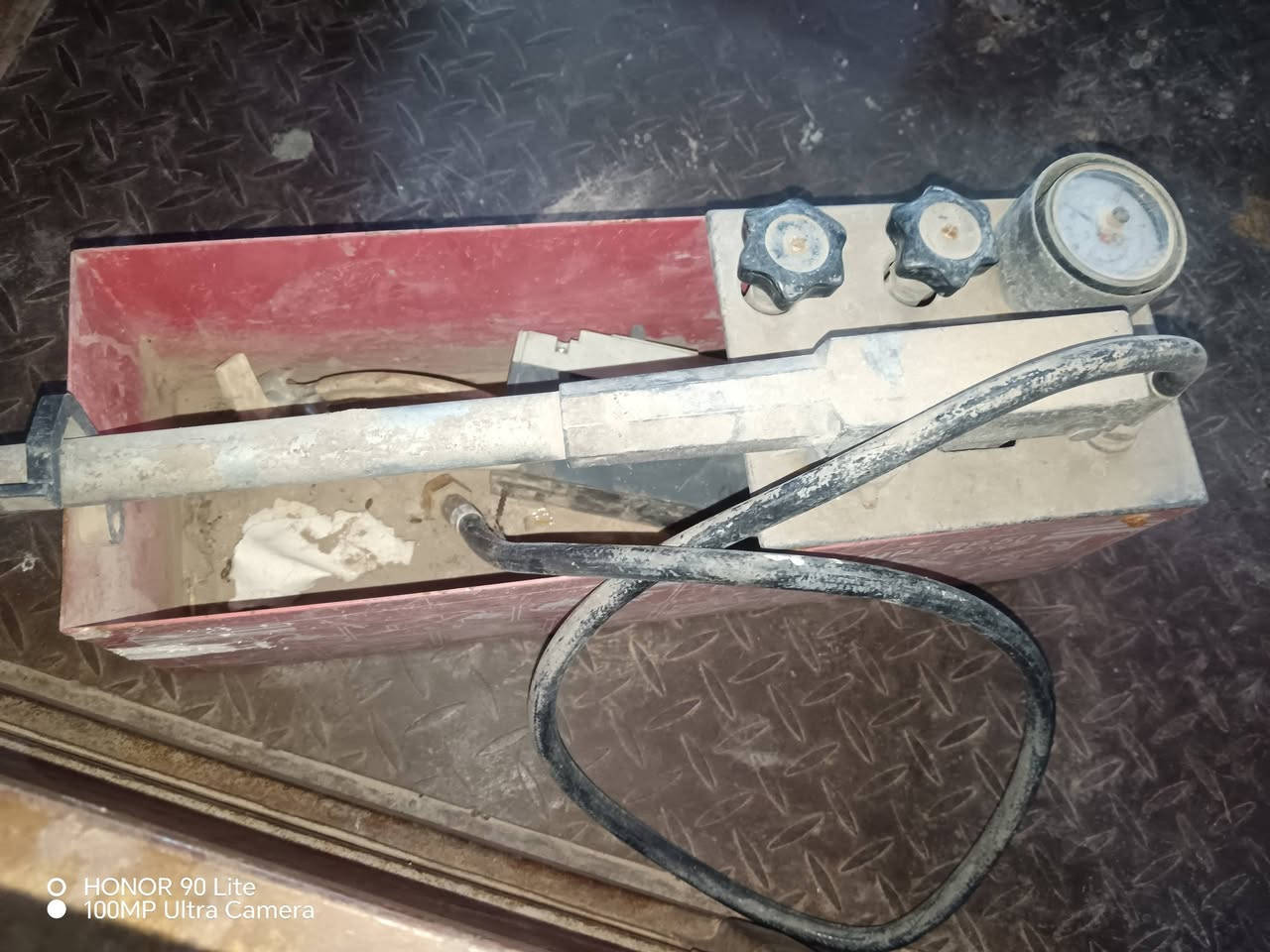 سلام عليكم للبيع كلمن وسعر العنوان نجف حي النداء شارع المجمعات ***********
