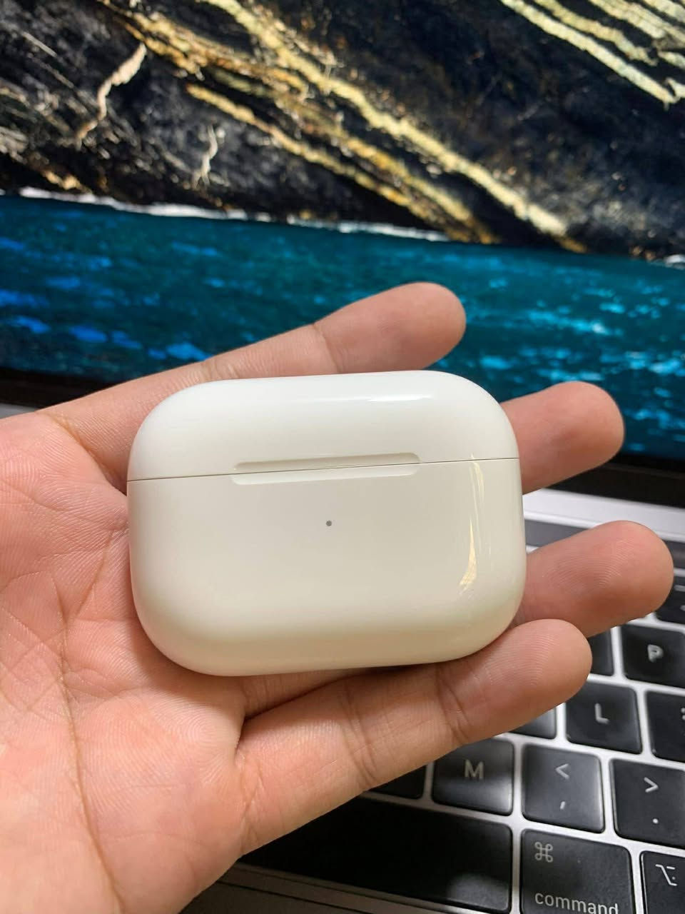 Air pods pro 2 الجيل الخامس
ابل اصلي أمريكي باله نظافتها 100% 
فل بدون باكيت وي حافظتها وكيبل تايب سي 
#عزل_صوت تحديد موقع #صوت_محيطي 
صوت انعكاسي ، بدون ايكلود فحص قبل دفع 
سعره 25 توصيل مجاناً بيع مستعجل بسبب وصول حاوية 
تواصل واتس اب ***********
