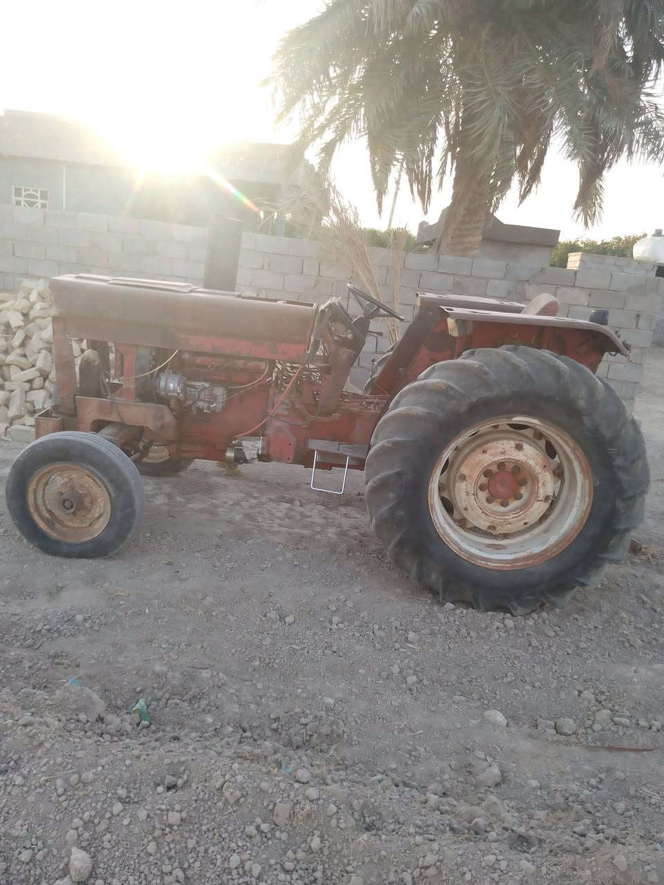 اللبيع موديل 85 السعر 3500 وبيه مجال المكان أبو غريب ***********
