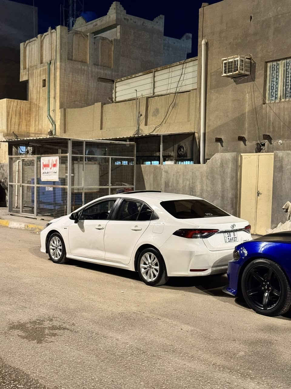 سلام عليكم
كورلا هايبرد 2024 
السياره استخدام شخصي
ممشى 38km
السياره بيها الباب بارد والجاملغ الخلفي وكم ملاحضه
مكان السياره بابل مركز
***********
