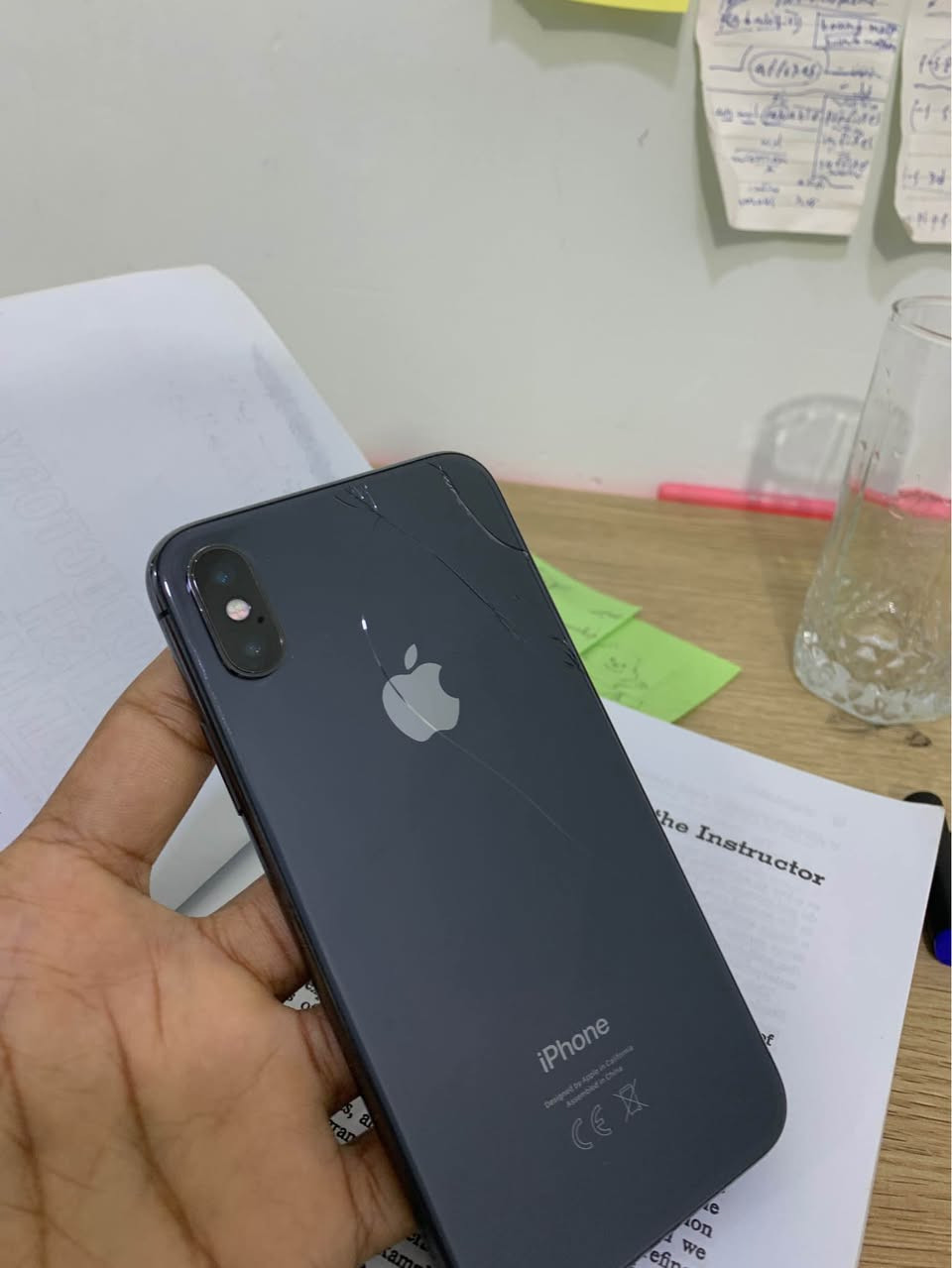 أيفون x 
ذاكره 64
بطارية مبدله اصليه 
الجهاز كله مامبدل فقط بطاريه 
بي كسر بسيط بلضهر بس الباقي مكفول 
مكانه رميثه
155 الف فقط

 
***********
هذا رقمي للي يريده السماوا, المثنى
