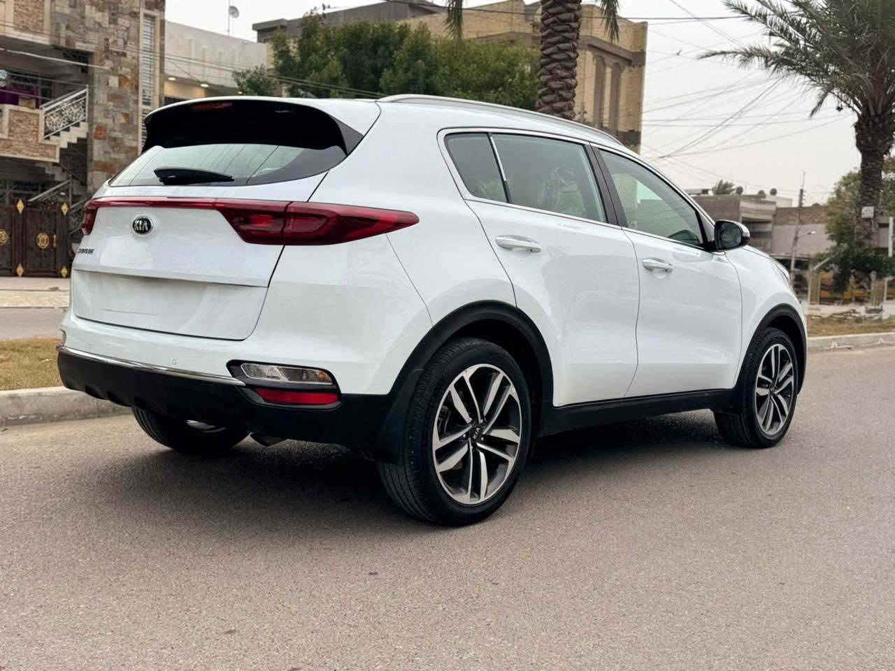 السلام عليكم
سبورتج موديل ٢٠٢٠ خليجي رقم بغداد الجديد ماشيه ٣٦ الف حقيقي عل الفحص مكفوله السياره فقط شخط صغير كد  اصبع السياره جديده وعل ايدنه من الصفر كير محرك صدر كله عل الشركه سويجات وكتلوكات كله ممستعمله وترايه كأنما زيرو مواصفات حساسات ومري كهرباء وتحكمات جهتين وآوامر صوتيه انضمه قياده ايكو ونورمل وسبورت ومحرك ٢٠٠٠ وتبريد امامي وخلفي واشاير بالمري ومري طي السياره جديده بمعنه الكلمه مكانه السيديه سعره ٢١٨ تلفون ***********
