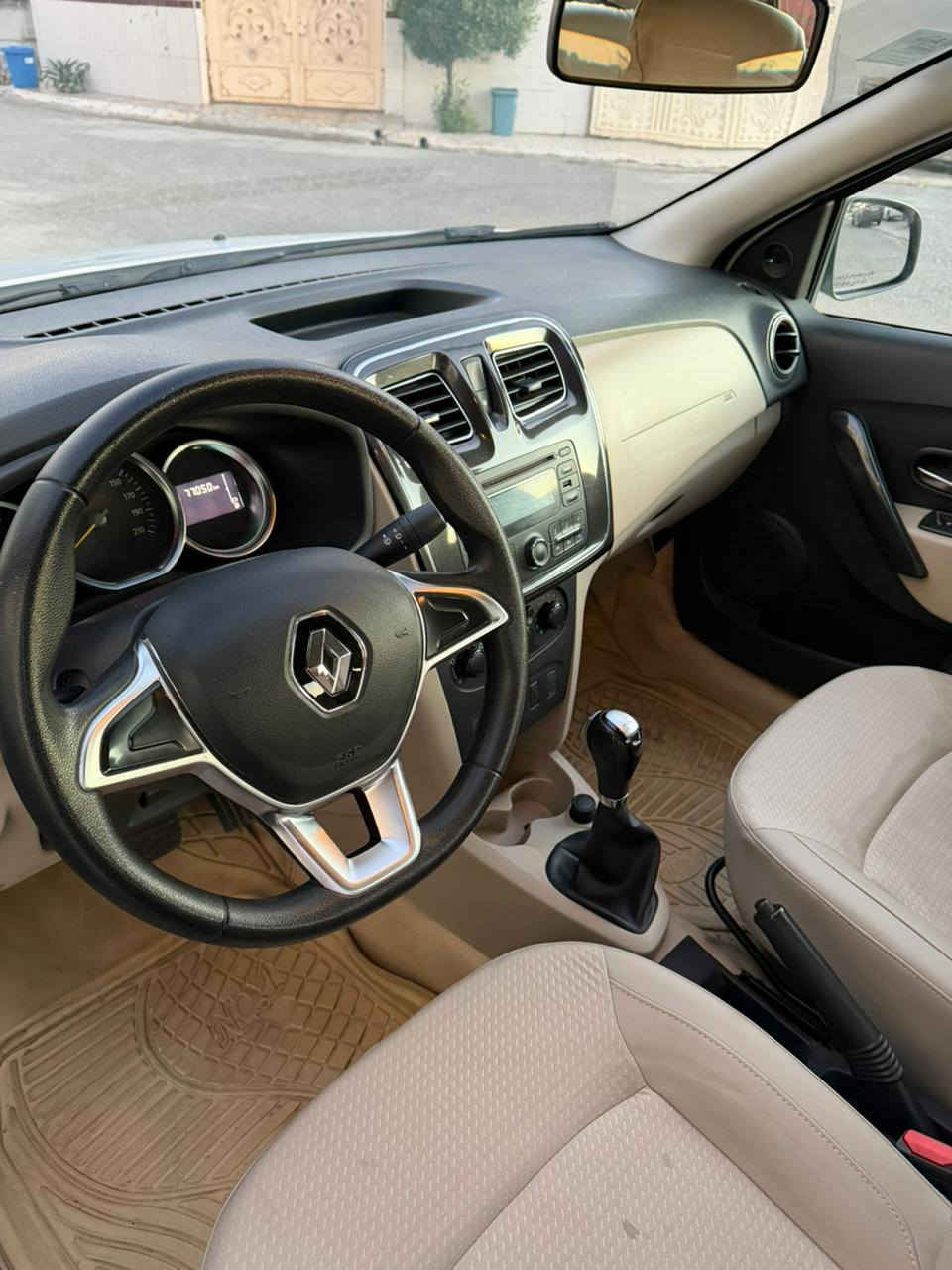 رينو سمبل للبيع موديل 2020 رقم اربيل
تبديل جاملغ امامي بدون داخل
محرك مع گير ضمان 
بقية السيارة مكفولة 
السعر 85 ورقة
بيها مجال بسيط بعد المعاينه
***********
