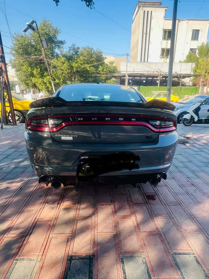 السلام عليكم ورحمة
چارجر2019
 3600 
Sxt 
لون اسمنتي 
تحكم استيرن 
تشغيل. ع بعد 
شاشه جبيره
كرسي كهربائي 
ويل 20
ماشيه 98m 
حادثه باب خلفي عكس السايق
المكان بغداد الكاظميه
‏***********
