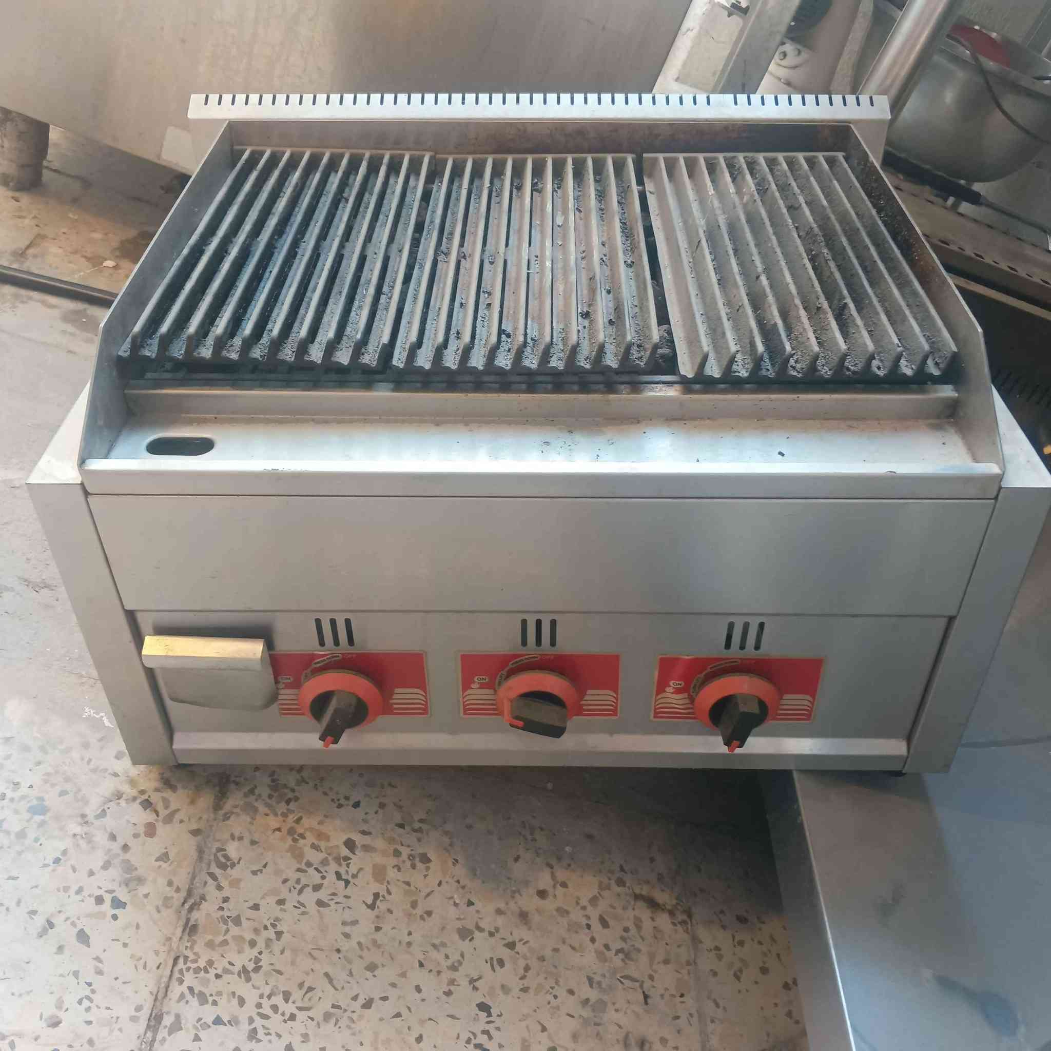 كريل همبركر تلث عيون  فحم وغاز جدا نضيف مكاني بالحريه 
السعر 300 الف بغداد, العراق


**إذا كنت صاحب هذا الإعلان وتريد حذفه لأي سبب، رجاءا أرسل رسالة إلى الدعم الفني**