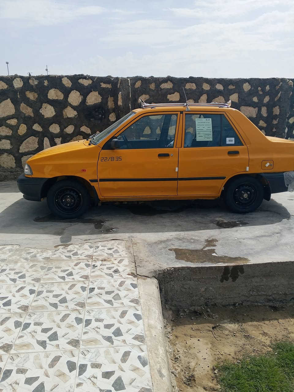 السلام عليكم شباب سايبا موديل 18جاهزه مكينه  قبق فافون مو سوده كير حداديه تخم تاير تبريد 🥶السيارة مكفوله من الضربهه بيهه الجاملغ الامامي مصبوغ بدون ضربه رقم قادسيه دولي بسمنه السياره مصفره هيئه وغرامات سنويه جديديه مكان السيارة ديوانيه سعر 45وبيهه مجال بسيط اتصال عل الرقم***********
