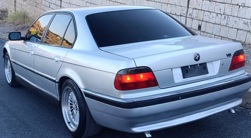 ‏((﷽))V8🚀 😈
فرۆشتن یان گۆڕینەوە
‏BMW E38 کاسیحە مۆدیل 1994 ئاڕم پلاستیک سلێمانی بەشەرتی ئەولیات و غڕامە گێڕ و مەکینەی ئەوروپی تازە لۆك 8 پستنی گێڕ عادی 
مواسەفات :
پەردە بیلاد  سندوق شەفت سلایت تەبریت  تاقم لایت کامل زینۆ و کامل بنی تازەیە چوار تایەو ویلی 18 ی لۆکی لەژێرە چەکووچ بەگیانیەوە نیە بۆیاخ عامە بۆ جوانی ناو خورفەی لۆک سەیارەکە لەسەر دەقی شەریکە مایتەوە بۆ زانیاری زیاتر تێل بکە*********** ڤایبەر وتسئاپ كويسينجاك, أربيل
