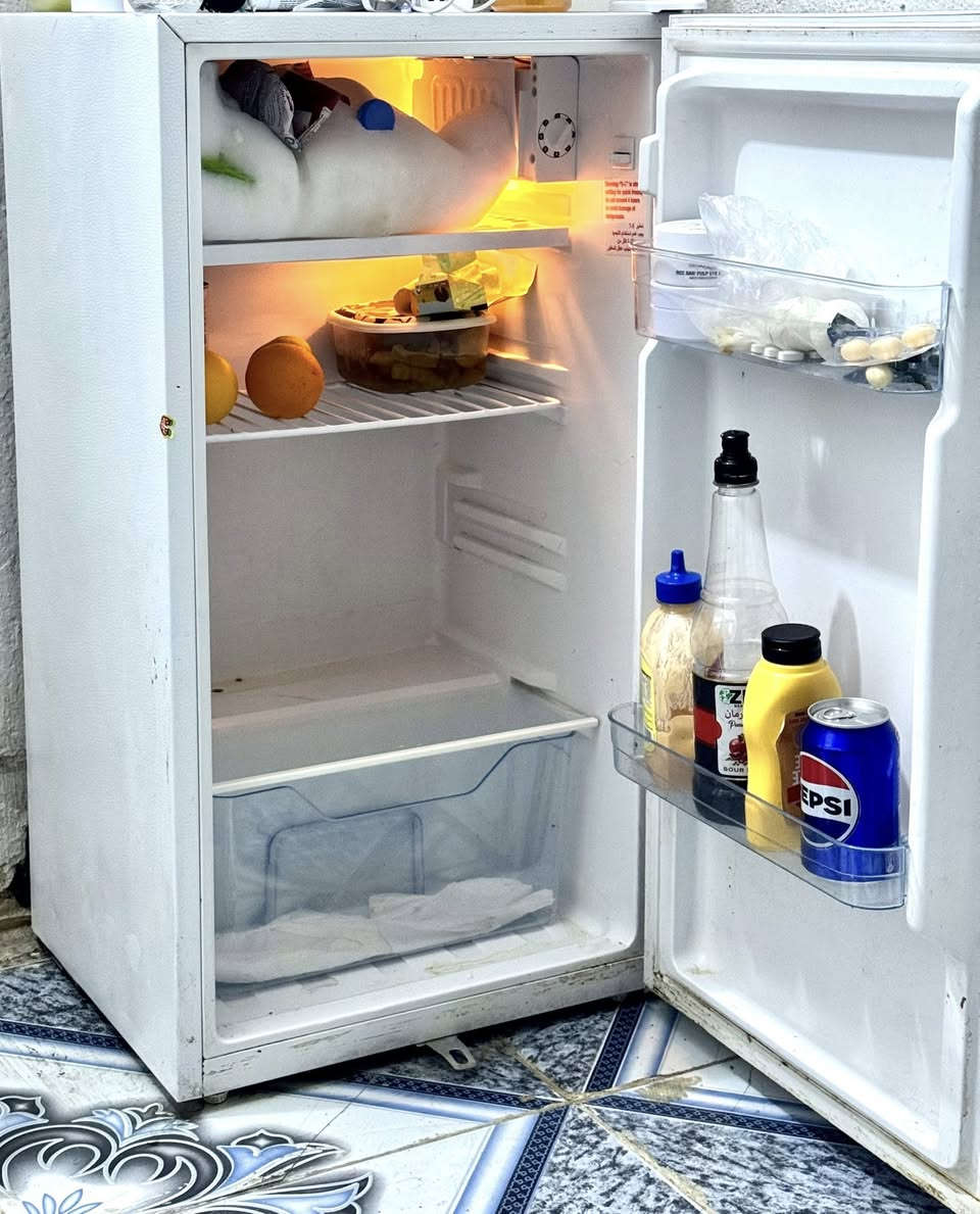 ثلاجه صغيره للبيع نضيفه استعمال قليل ب 80 ألف مكاني الحرية
***********
