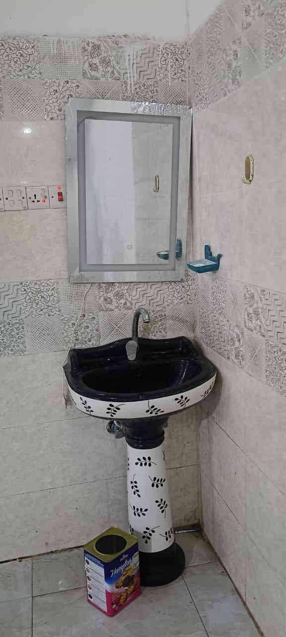 بيت للبيع لبراضعية شارع عرض 9 متر مقرنص مساحه 145 واجها 10 نزال 14 ونص  لبناء 2021 ثرمستون سقف كونكريت  4 غرف نوم حمام عدد 3 صالات 2 لبيت موجر وارده شهري 900  سعر 225 ماكو هيج سعر بل براضعيه كلها  طابو زرعي مفروز بحده وكاله من لمحكمه ثاني يوم لمالك عراقي ***********  خوان هاي براضعيه لاتخابرني كلي 200 وما ميتين امس كله افتر بل تنومه ماحصلت هيج مكان بيت مربع مو طول
