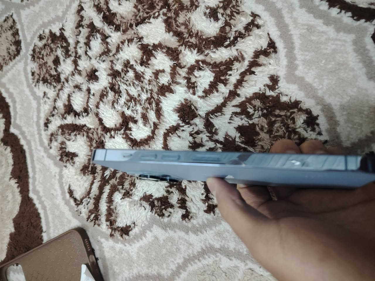 السلام عليكم ايفون 13برو ماكس للبيع كلشي شغال بطاريه 83 لون سمائي شرط مبدل بي بس ايسي مال شحن بلادي  سعر 650 وبي مجال
***********
