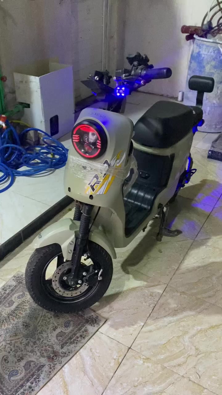 دراجه 𝐫𝟗 للبيع مكاني بصره حي شرطه السعر 𝟑𝟓𝟎 الـ رقم ***********
