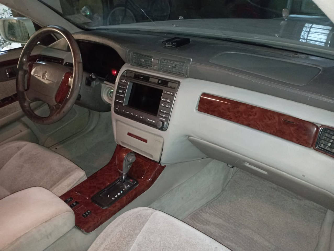 سلام عليكم ملكه  ٢٠٠٣  T4 الكبير  ٣دكم فتحه كشنات كهربائي امامي خلفي  برده  ABS  مانع انزلاق  تدفئه تبريد شغالات تخم تاير جديد  ملاحظه السياره كركوك بدون فحص  بيهاكصة قماره فقط  السعر ٦٥   ***********
