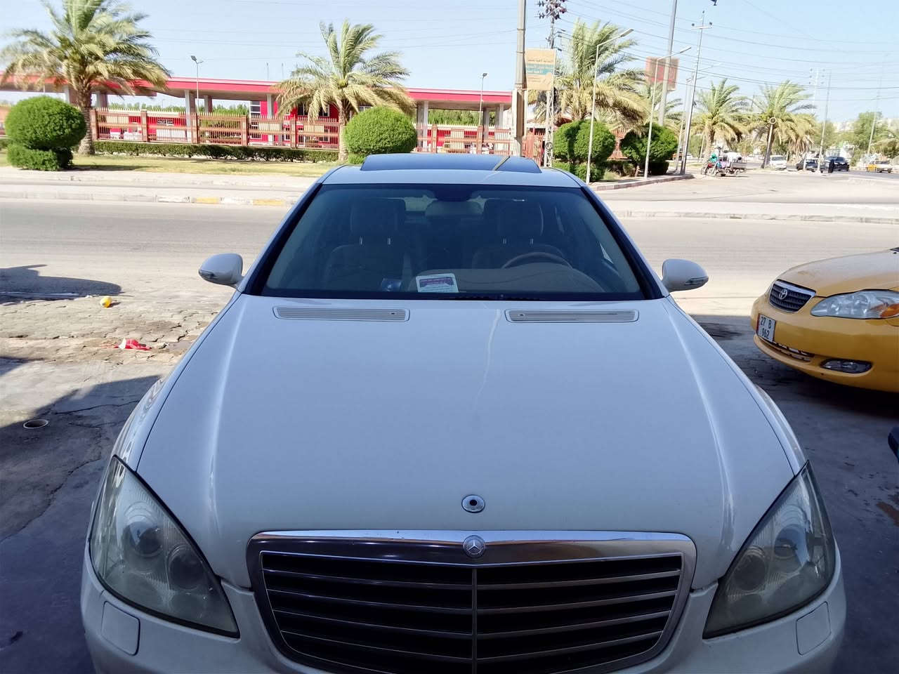 ماسدس 550s 2009  كفاله عامه من كص ومن ضربه ومن صبغ يعني ينفتح القرار تروح تدفع كمرك وتسجله  فول مواصافات بيه شغلات متخطر علا بال واحد ولجناي يعرف مواصفته مكينه كير تبريد حداديه جوبلسات كله كفاله اريده 65 بيه مجال بسيط بيع مستعجل عندي ضرف ***********
