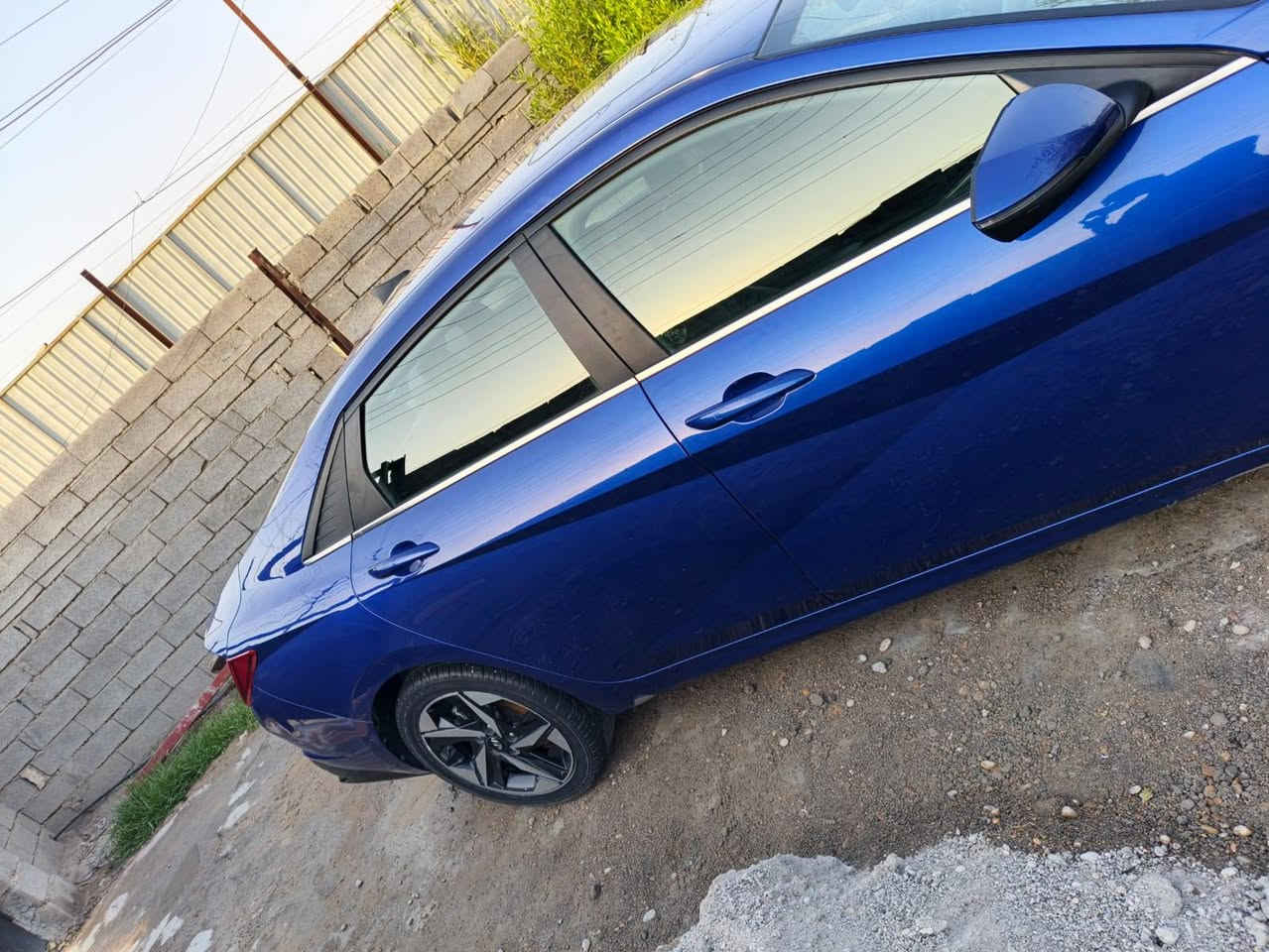 السلام عليكم سياره للبيع موديل 23 سياره خير من الله السعر 170 وبيها مجال بغداد 
***********
