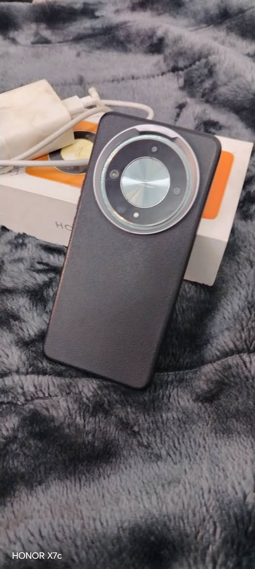 السلام عليكم هونر X9b للبيعالرام 12+12
الذاكرة 256
العنوان الموصل الايمن اصلاح الزراعي
السعر 250 و بي مجال الغراض كاملة
***********
***********
