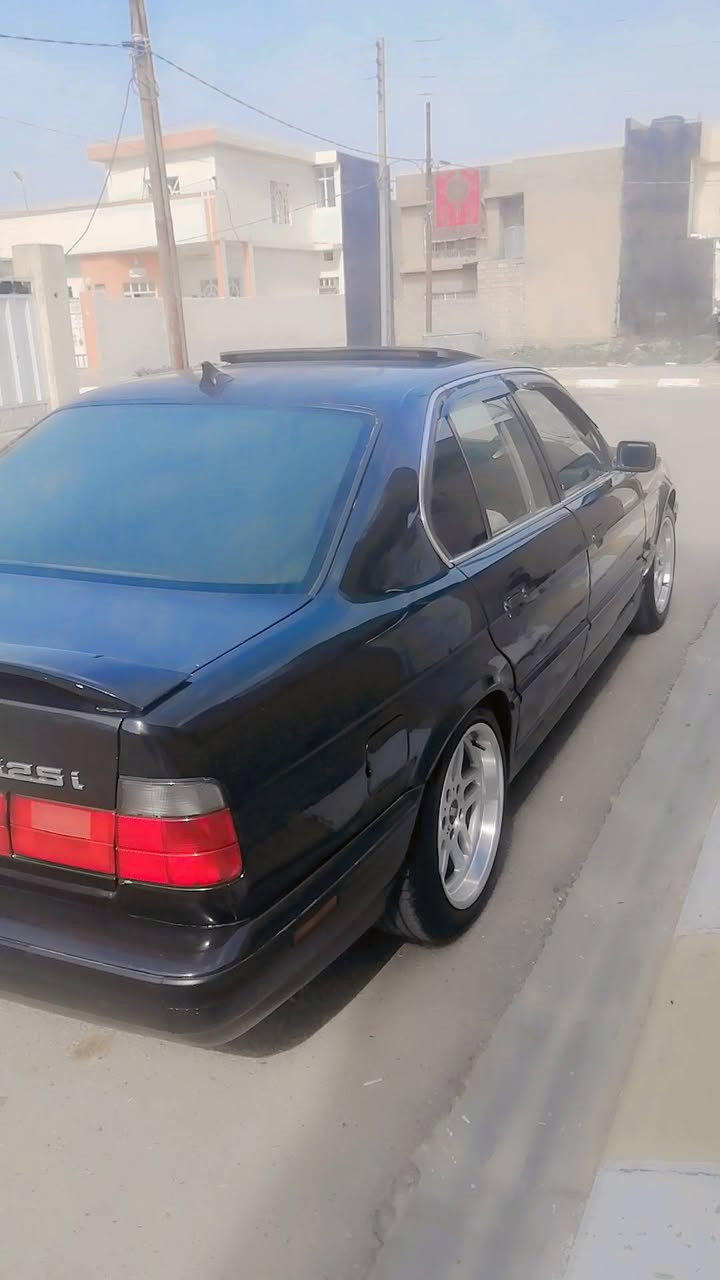 بيئم للبيع525 موديل 93 رقم أربيل جديد سنويه جديده كير مكينه مكفولات صدر أمامي خلفي جديد تخم تاير جديد تبريد شغال كشنات كهرباء سياره فول سنويه جديده السعر 63 وبي مجال اي استفسار تصال برقم *********** العنوان ديالى ناحيه سعديه
