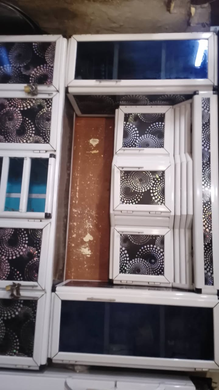 كاونتر للبيع الباب مالته موجوده بس الجرارات مكسوره 350وبي مجال


**إذا كنت صاحب هذا الإعلان وتريد حذفه لأي سبب، رجاءا أرسل رسالة إلى الدعم الفني**