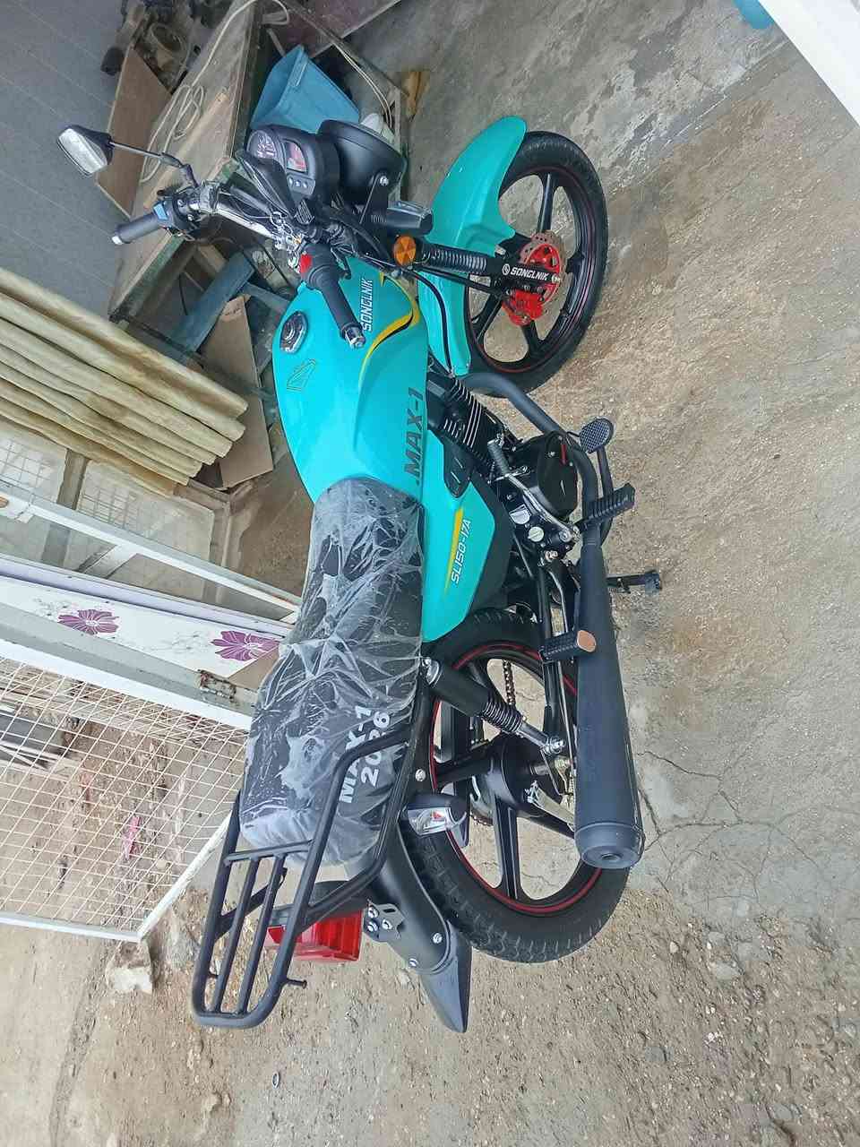 كفاله عامه موديل 26 صارلها عشرين يوم من طالعه من الوكيل 
شاينك سونك 
السعر 900 وبيها مجال بسيط 
رقمي ***********
