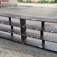 سێ دانە ڕەفەی دوکان  هەردانەیەک دوو مەترو نیو    درێژە  بۆ فرۆشتن  زۆر...