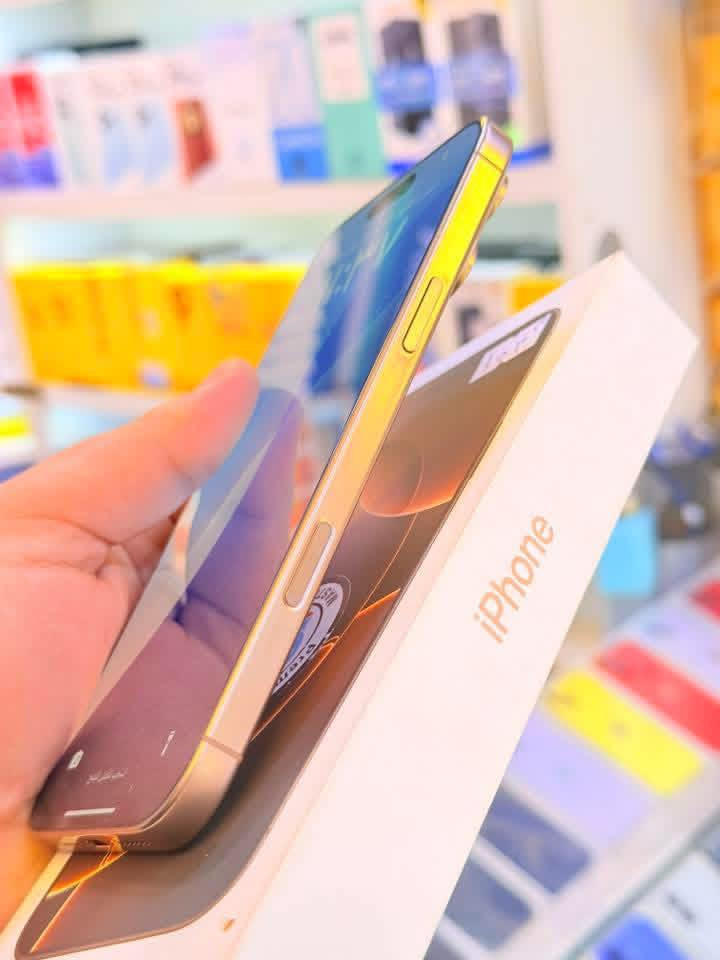ايفون 16برو ماكس ذاكره 256بطاريه 100‎%‎جهاز اخو جديد زلغ واحد مابي وتر بروف جهاز بمعنه كلامه نضيف هوه جديد سوه عربي شرق اوسط اصلي ضمان ماستر داخل ضمان لا مفتوح ولا مصلح 
سعر 1450
ميسان فظاء الميمونه
***********
