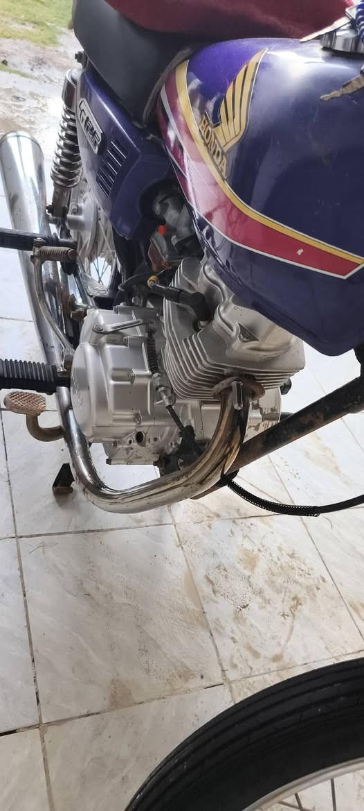 سلام عليكم  من مرخصت صاحب الكروب دراجه للبيع تعمير شاصي 16اوراق صولي ولتعميره 24ولمحرك 23..  الدراجه احله من الصوره التفاصيل ***********وخاص مفتوح
