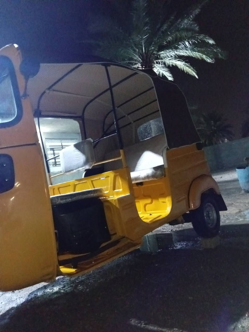 السلام عليكم تكتك للبيع 2019  معمره كامل محركها خير من الله اكفله الك لا فشك ولا تنقيص ولا تبخير الي يريدها يتصل *********** وبل خدمه
