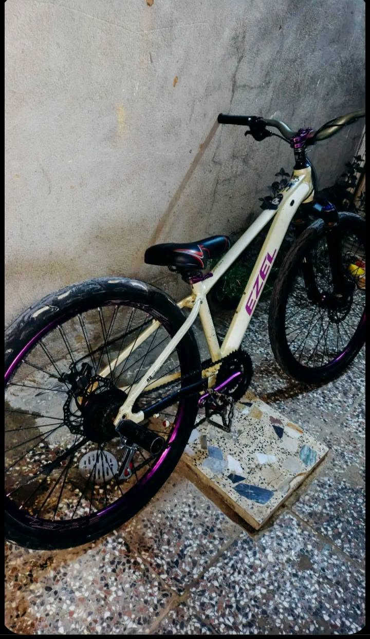 السلام عليكم بايسكل للبيع بايسكل دبل هوة السعر 190 بي مجال راسلوني خاص الشراي


**إذا كنت صاحب هذا الإعلان وتريد حذفه لأي سبب، رجاءا أرسل رسالة إلى الدعم الفني**