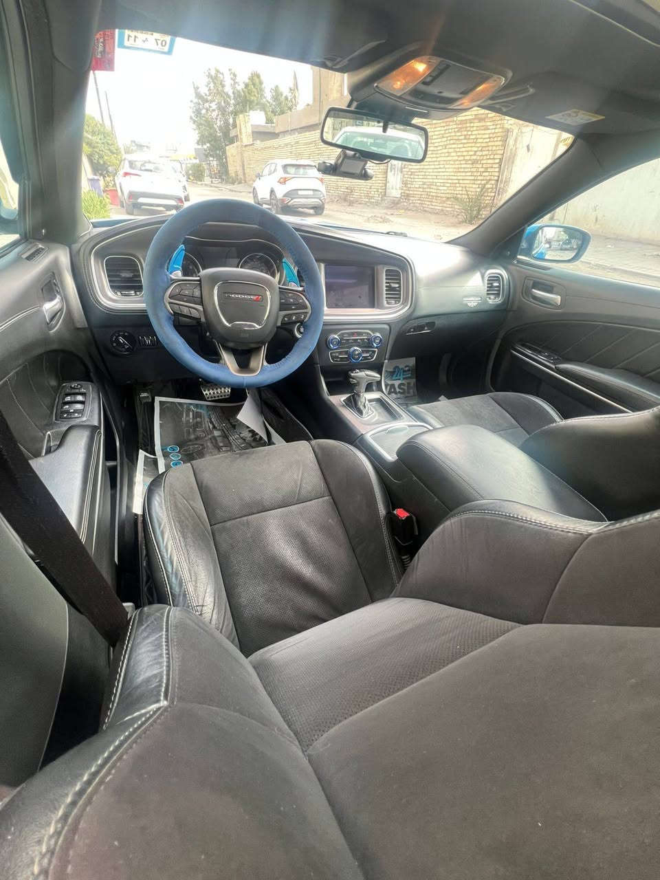 للبيع جارجر ارتي ماكس خليجي وكاله  مكفوله
الموديل :2019 فول مواصفات سلايد فتحة 
العداد : 65 الف كيلو
اللون: بحري مميز 
المحرك :5700 
 
المواصفات :
* نسخة  GT - SUPER TRACK PAK.
* مصابيح أمامية زنون . 
* كشافات الضباب زنون . 
* المصابيح الأمامية مع LED . 
* حساسات . 
* شاشه كبيرة مع نظام ملاحة نفكيشن GPS .
* الشاشة مع اوپشنات SRT . 
* سستم صوت الپاين .
* ويل قياس 20 انج . 
* فتحت سقف (سلايد) . 
* مقاعد جلد مميز
* تشغيل عن بعد . 
* محدد سرعة . 
* تلفون بلوتوث . 
* كاميرا خلفية .
* مرايا متحسسة للاضاءة العالية .
* كير شفتر بالستيرن . 
* دخول ذكي (بصمة) 
وبقيه مواصفات RT maxالمعروفه
رقم بغداد 
بغداد نفق الشرطه 
تلفون ***********
