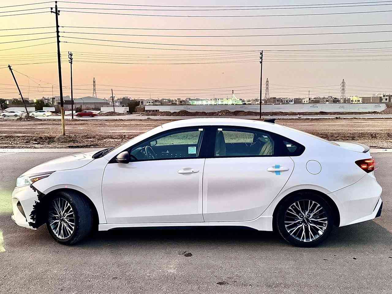 كيا فورتي 2023 جيتي لاين
مكينة 2000 دوش المرغوبة  
ماشية 40 الف 
رقم بغداد 
رادار امامي 
رادارات جانبية 
كامرة دوارة 
تمبيه الخروج عن المسار 
تشغيل عن بعد 
ترحيب 
شاشة كار بلي جبيرة 
اوتو هولد 
مودات قيادة اسبورت /سمارت/ايكو 
كشنات مخمل وجلد 
جنطة ذكية 
اسبير منازل 
لايت زنون 
حادثها جاملغ وبنيد 
السعر 170$ وبيها مجال 
 مكاني بغداد 
***********
