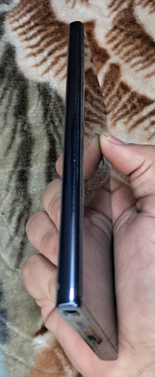 اس23 الترا    S23Ultra
سلام عليكم ..اس 23 الترا شرق اوسط دبل خط✅
 ذاكرة  256 /12 داخلية 12 ✅
كارتون ملحقاتة كاملة ✅
 نضافة 99% موضح بالصورة (الجهاز جان مضموم)✅
محتفظ بي وما متعوب ابدا لعبة منازلة  بي ✅
مكفول كفالة عامة وتربروف ✅
مواصفاتة معروفة ميحتاج اشرح كامرة وبطارية وكذا ..
السعر (750) بي مجال بسيط حك الجية فقط✅

هاتف *********** اتصال او واتساب ✅
