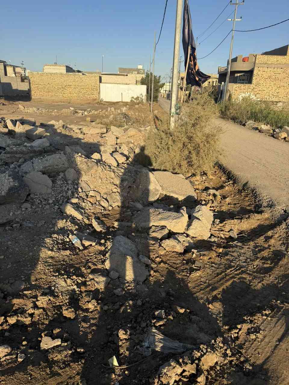 ياالله قطع للبيع طابو زراعي سند   25 )
مداور بسم المشتري 

العنون طريق  ديوانيه  نجف قرب ساحة التوديع الديوانيه. تقع على 

شط الصب خلف فوج التكتيكي على تبليط  مباشر 
متوفر مساحه 200  + 400 ركن مع 

كافة الخدمات ماء كهرباء  تبليط  

لاستفسار  ( *********** )
