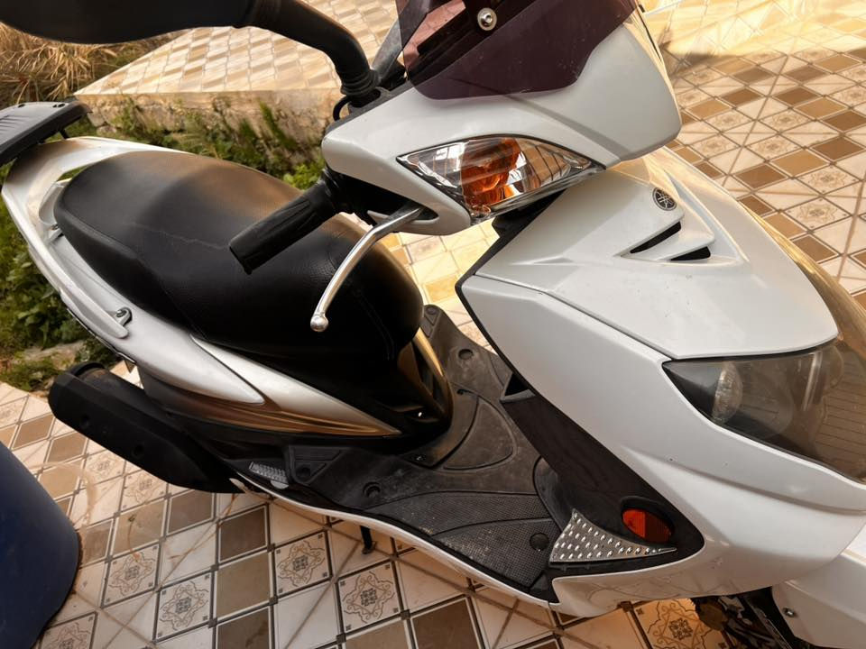 للبيع سكنس فحل ياباني حديث تدفئة يدات كلشي شغال نص نكره بلادي الدراجة ويل كب ذهبي كاسحة مصد هواء الدراجة حييل مرتبة السعر ١١ونص $ للتواصل ***********
