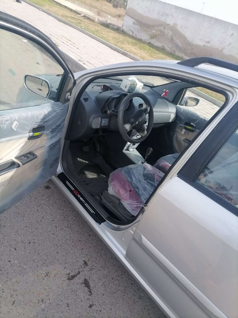 السلام عليكم شيريa1 للبيع موديل ٢٠١٠ السعر السياره جاهزه بدون نقص كير مكينه تبريد تدفئه رقم بغداد السعر 35 وبيه مجال للاتصال ***********
