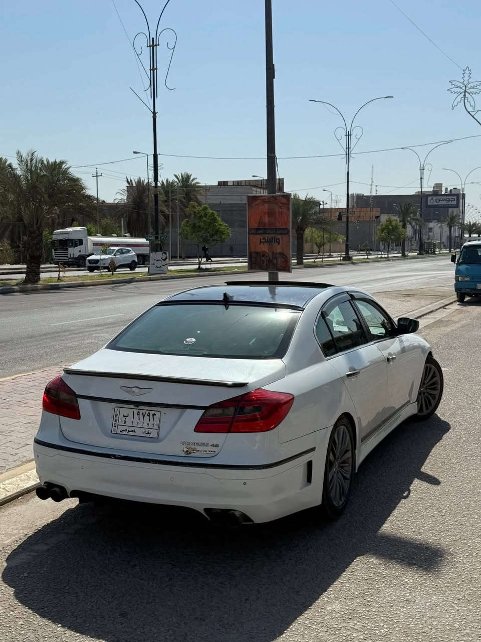 جينيسيز ٢٠١١ رويال فول
لون ابيض صدفي 
وارد امريكي حادثها جاملغ خلفي وباب وره الصدر بجم كبس 
السياره كلش جديده ومصروف عليها كلش هواي 
مكينه v8 خير من الله لا تنقيص ولا تبخير
-السياره فول مواصفات -داخل جلد 
-شاشه كبيره -ماوس وسطي- ماسحات اوتو
-تدفئه تبريد كشنات -فتحه سقف 
-كشن السائق والراكب كهرباء 
-بصمه -ستيرن كهرباء -مري قلاب ويا البك
-خزن كشن وستيرن ميموري -كامره 
-دبل جام عازل صوت وضوضاء-حساس امامي خلفي 
الاضافات 
-بجم لد + اشره لد 
-مازده 4 عدسات 
-بلاجكتور 4 عدسات ابيض+ اشاره
-داخل كاربون فايبر 
-سبايدر كاربون فايبر
-شفقه جامه خلفيه 
-سستم لحايه ودفيوزر كامل ووحيد على مستوه العراق
-شاشه اندرويد  مبرمجه على انضمه السياره
-سقف كنتاره 
-كشنات جلد لون ازرق مميز درجه اولى
-ويل مال رويال ١٥ اصلي وكاله
-داون بايب تفصال 
-دبات خلفيه cat back ريمونت 
-دعاميه  خلفي شكل مميز ام الفتحات الوحيده عمل خاص 
-جهاز opd مربوط على شاشه السياره يقره الاعطال وكل تفاصيل السياره
-جهاز Xtros 6 drive  لتحسين استجابه الدعسه يحتوي ٦ وضعيات مختلفه ايكو ونورمال والسبورت والسوبر سبورت
 -حداديه امامي خلفي جديده
-تخم تاير جديد
-ادامه منضومه الاحتراق  والمكينه
والسياره مميزه وكلش هواي مصروف عليها
طبعا السياره كلش حلوه ومميزه والوحيده ب العراق 
ك نصبه وتعديل 
السعر 130$ وبيها مجال
 مكان السياره كربلاء المقدسه
للاستفسار ***********-***********
