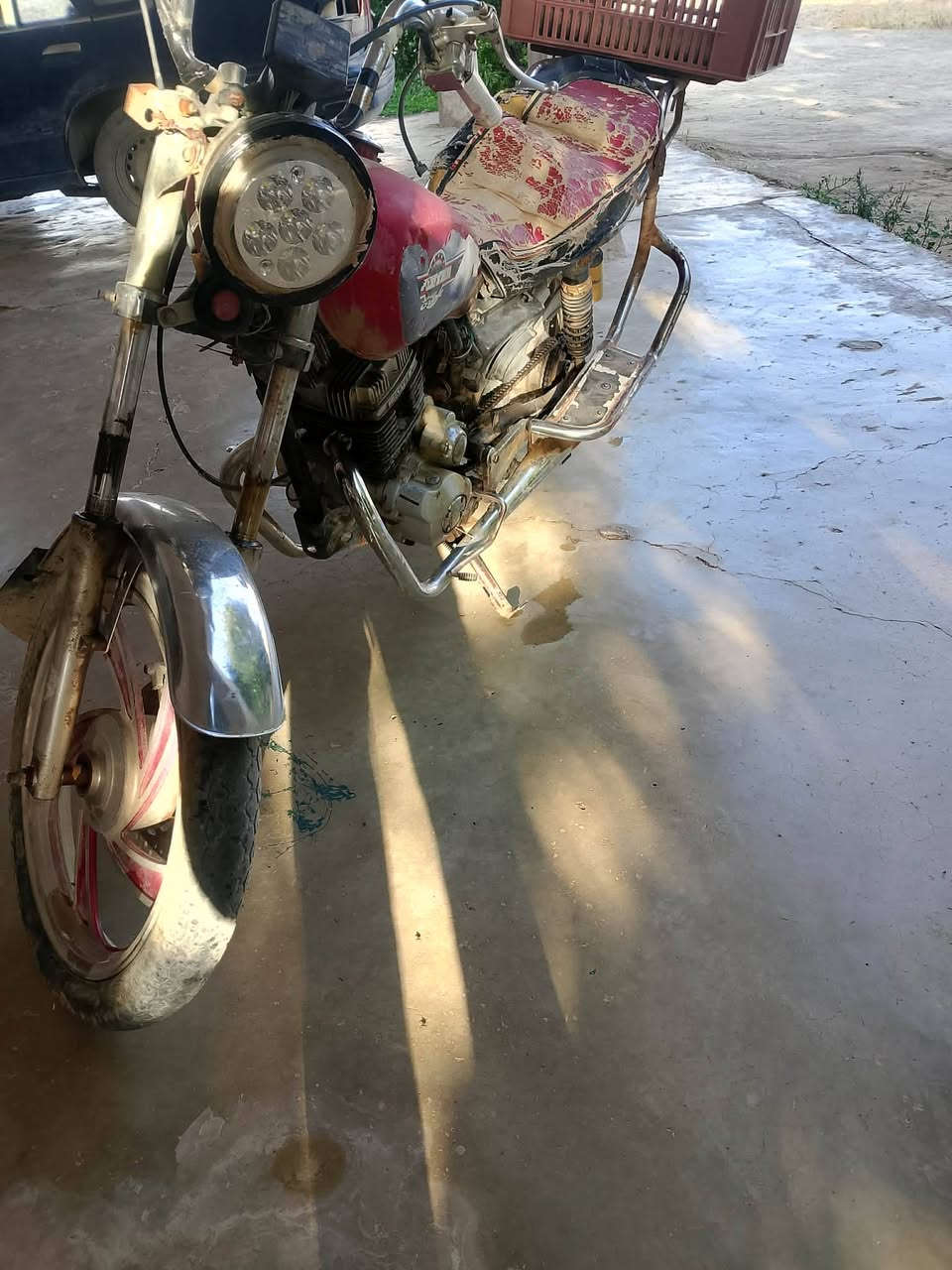 سلام عليكم موطور للبيع جني دبل بلك شقال جاهز مجهز.  موطور مال حاوي.
كهربائيات ضو عالي سلف اول نگرة. يشتغل.  السعر 175 وبي مجال حگ الجية اتصل ***********
