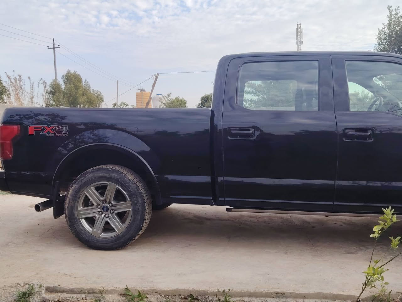 السلام عليكم سياره للبيع فورد F150 LARIAD 2019 
فول مواصفات  باقي تفاصيل بالفيديو  السعر 265
وترهم مراوس
تواصل خاص او ***********
