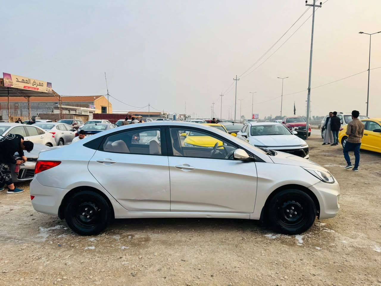 للبيع اكسنت موديل ٢٠١٧

رقم مثنى مداور ثاني يوم

مكينه ما مفتوحه و كير حداديه تبريد تخم تاير

ماشيه ٨٤ حقيقي بيها رش قطعتين بدون ضرر عابر مكفوله من الفتح و التبديل السعر ٨٨ وبيها مجال بسيط *********** مكانها بالسماوه معرض اثير مجيد الجياشي
