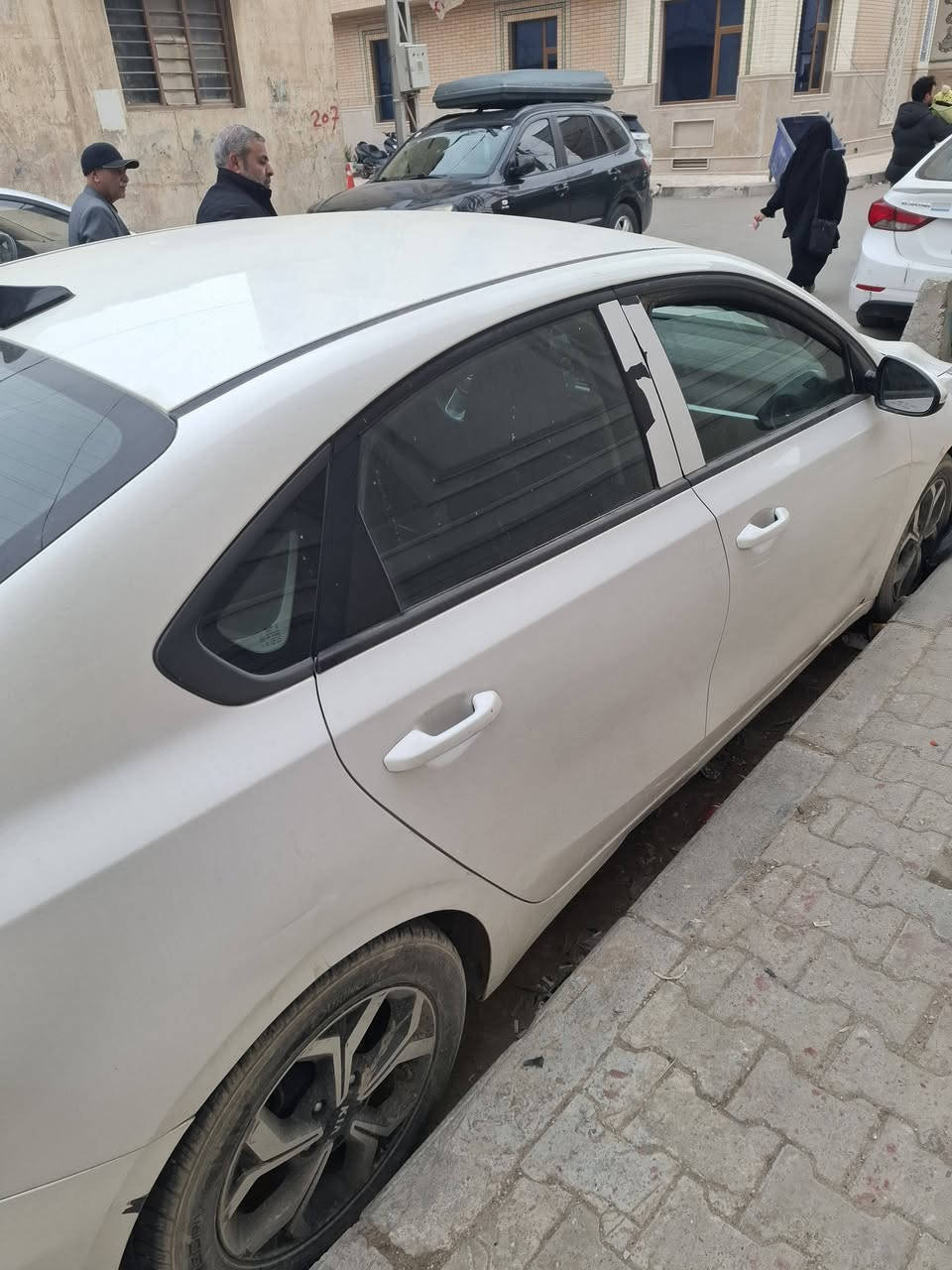 كيا فورتي موديل ٢١
وارد حادث بسيط دعامية خلفية مصلحة (صور موجودة) 
أبواب عكس السايق  رش كلير بسيط (سونار مرفق) 
محرك ٢٠٠٠ دوش
كير محور إلى AT  (مرغوب) مع ضمان سنة
مكانها النجف
للإستفسار الاتصال على ***********
