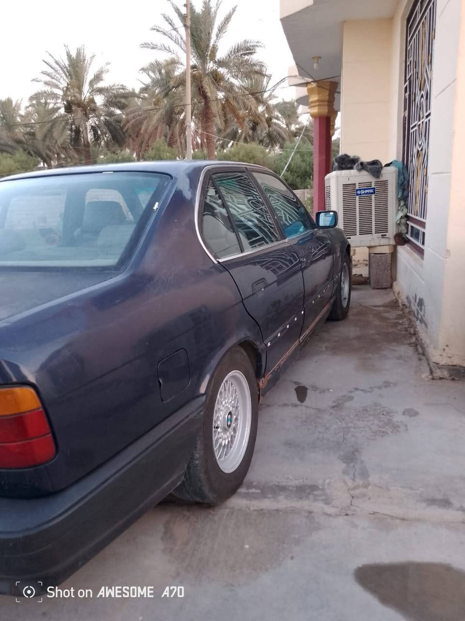 السلام عليكم
سياره للبيع حجم525مسكر 
موديل 1990سليمانيه رقم جديد نكليزي 
سنويه ل سنه 2028 سياره جاهزه خير من الله كير تخم تاير لا تبخير لا تنقيص سياره ب اسمي
عنوان واسط حفريه 
سعر 60$ورقه وبيه مجال حك جيه
موبايل-***********
