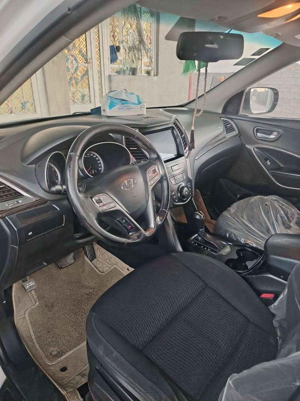 سنتافيه ١٤  خليجي للبيع
مكفوله بيه بارد قليل  كد اصبع بالجاملغ الخلفي والامامي ماشيه ١٢٥
محرك  ٢٤٠٠  تبريد ٣ قطع  ٧ راكب  باسمي رقم واسط السعر ١٥٥  وبيها مجال قليل الاتصال بالرقم ***********
