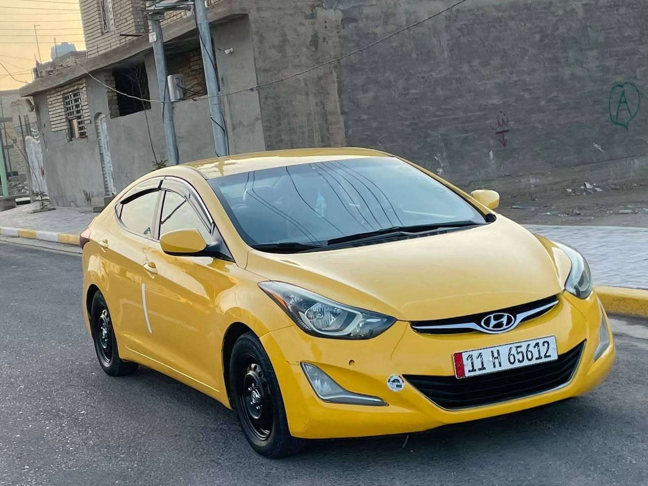 سلام عليكم للبيع الانتره موديل2016  رقم بغداد نكليزي سنويه جديده مصفره هيه وغرامات السياره كفاله عامه كلها ليبل واحد حادثها بس الجاملغ الخلفي بدون دواخل والباقي كفاله شرط السونار كير مكينه حداديه كله جديد تبريد ثلج السياره جديده وجاهزه من كلشي السعر 115 وبيها مجال بصيط العنوان كربلاء الاستفسار الاتصال ع رقم ***********  مكلف ب نشر
