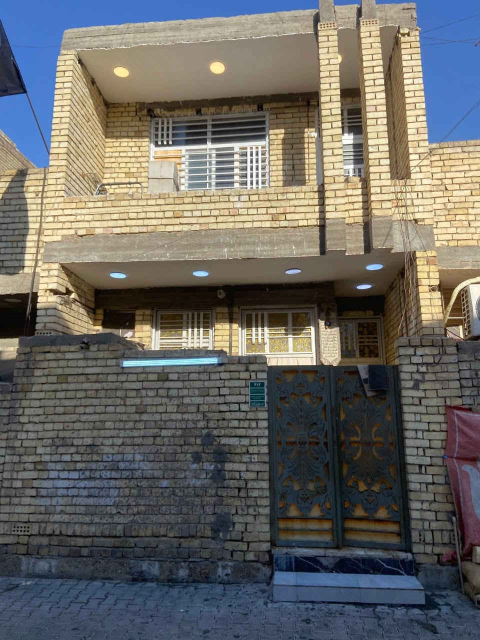 جنس العقار تجاوز
السلام عليكم بيت لبيع مساحه 80متر بناء جديد العنوان حي اور شارع علوت زويني قرب مخبز الروعه البيت طابقين خذمات كامله السعر 82 مليون وبي مجال بسيط لاتصال 
***********

