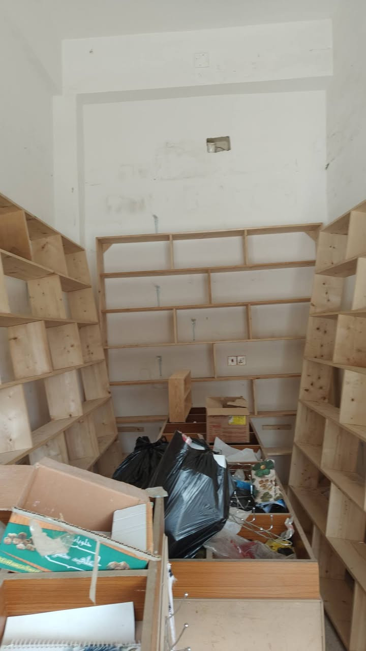 رفوف للبيع خشب روسي اصلي عدد الرفوف تلاثة مع ميز عدد ثنين الطول 3 متر والارتفاع مترين ونصص
للأستفسار اكثر اتصل 0782606336


**إذا كنت صاحب هذا الإعلان وتريد حذفه لأي سبب، رجاءا أرسل رسالة إلى الدعم الفني**